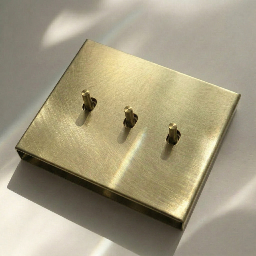 黏貼式開關 | 亂紋銅 | 美規