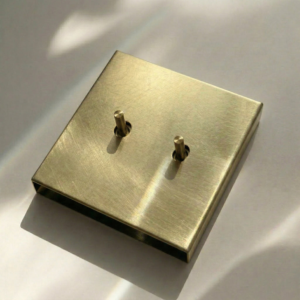 黏貼式開關 | 亂紋銅 | 美規